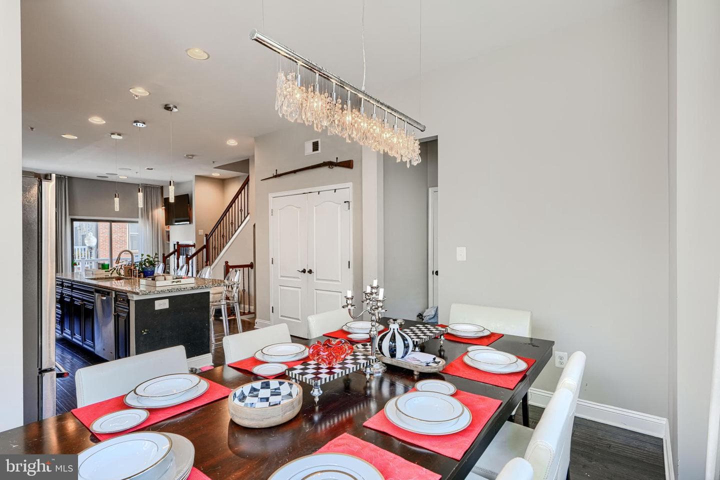 1313 Benjamin Street photo 19