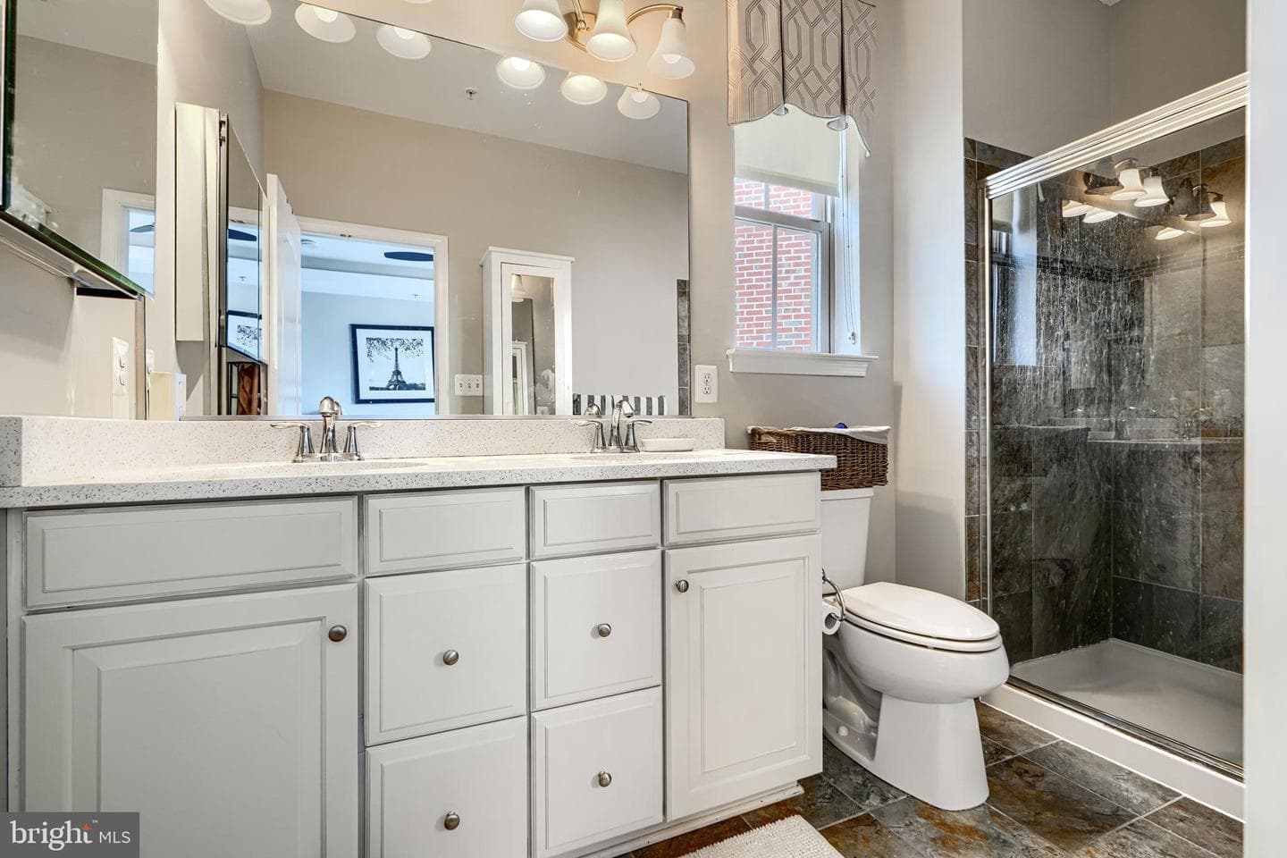 1313 Benjamin Street photo 26