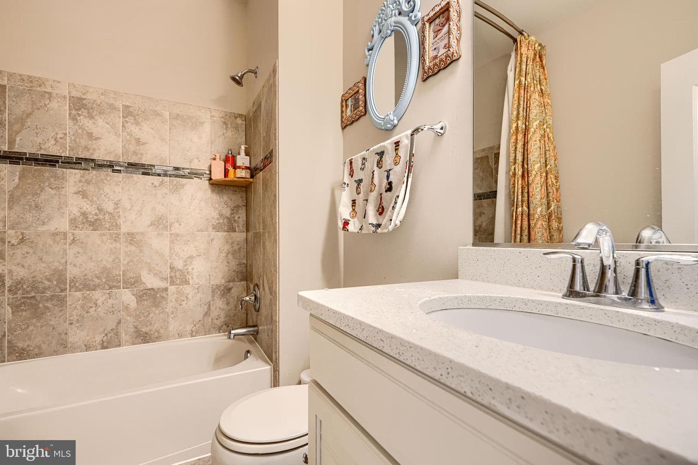 1313 Benjamin Street photo 33