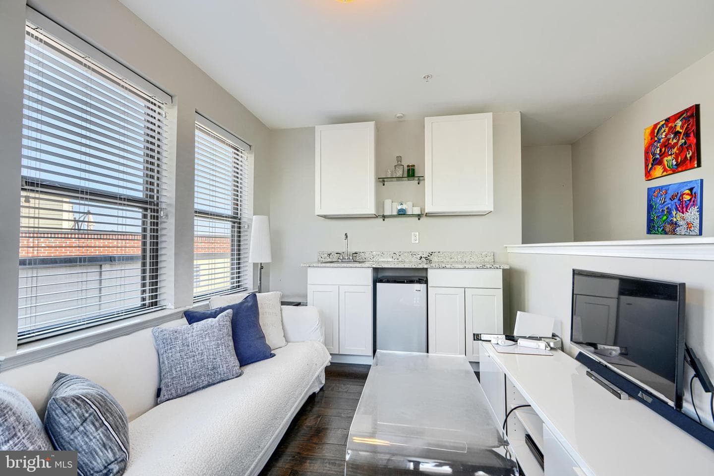 1313 Benjamin Street photo 37