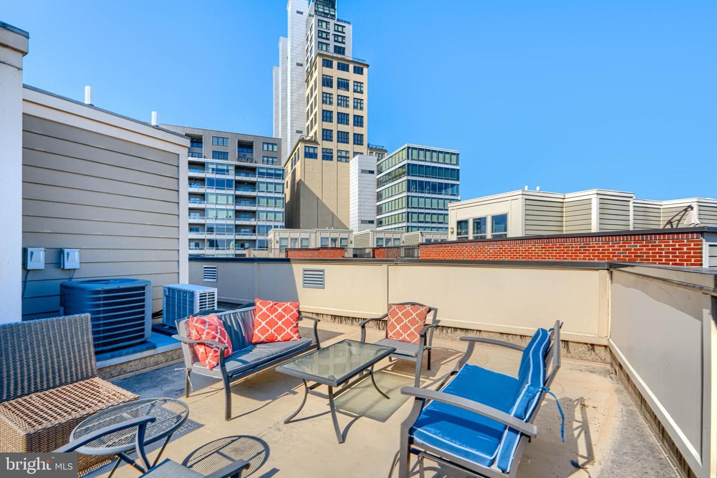 1313 Benjamin Street photo 45