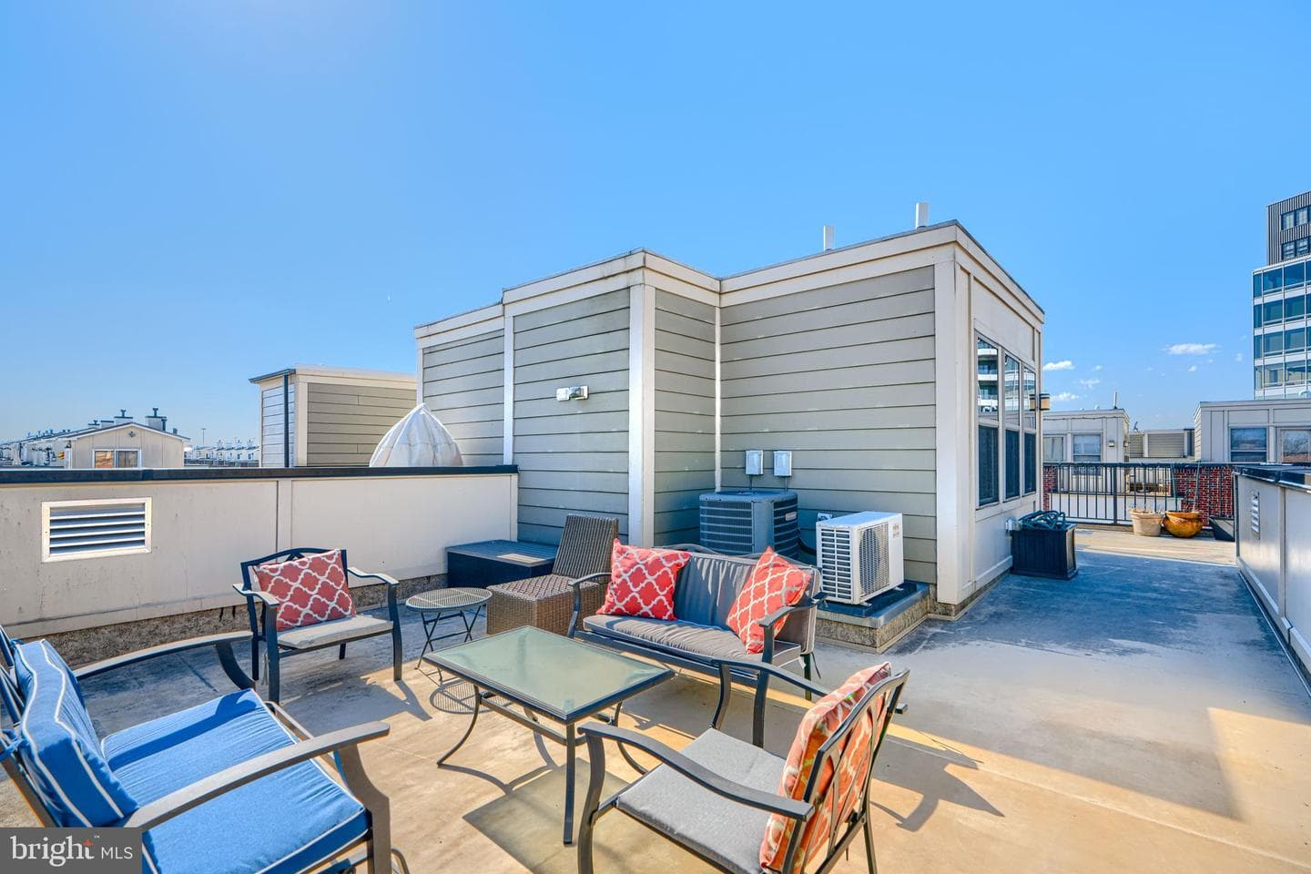 1313 Benjamin Street photo 46