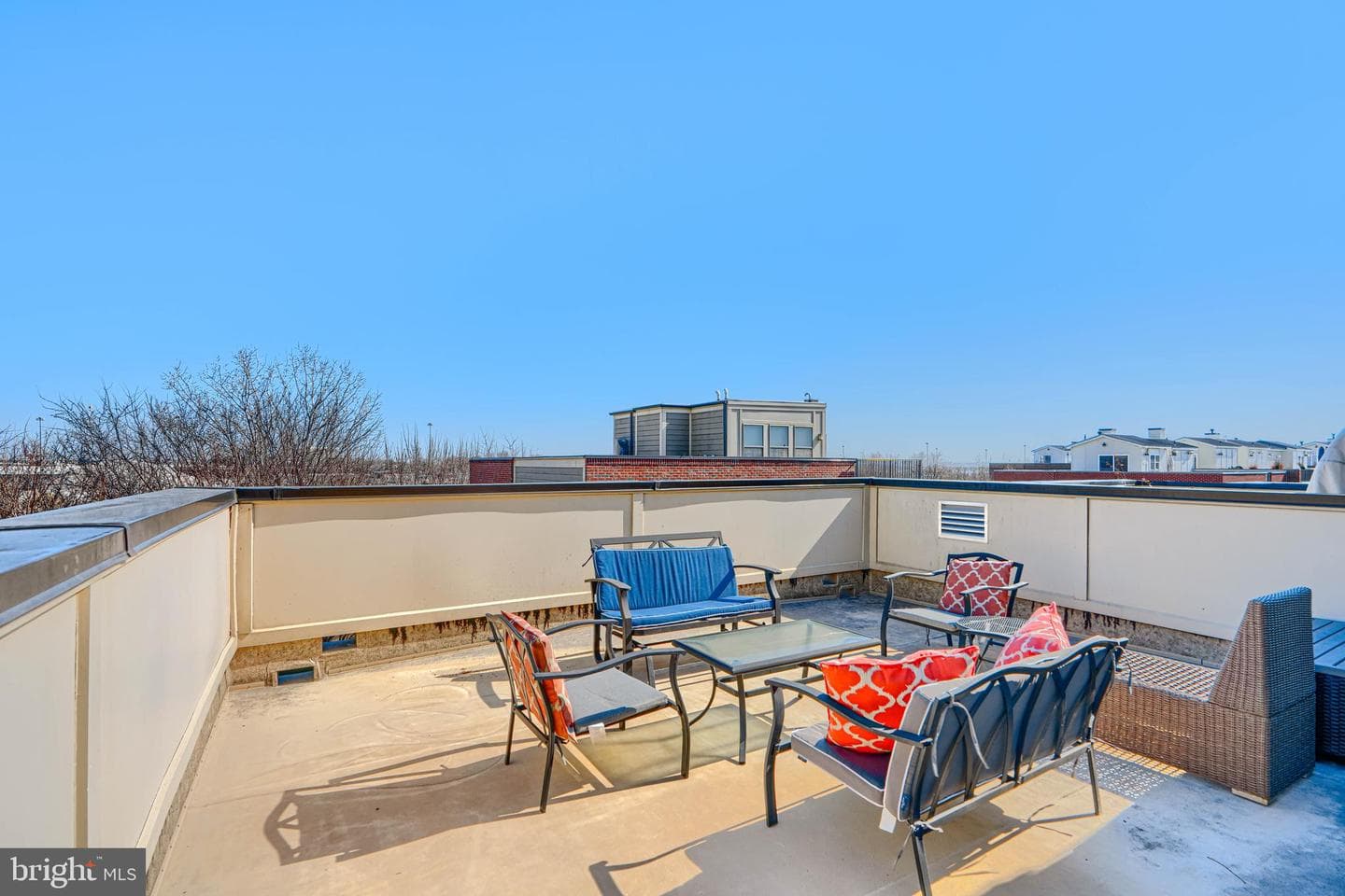 1313 Benjamin Street photo 47