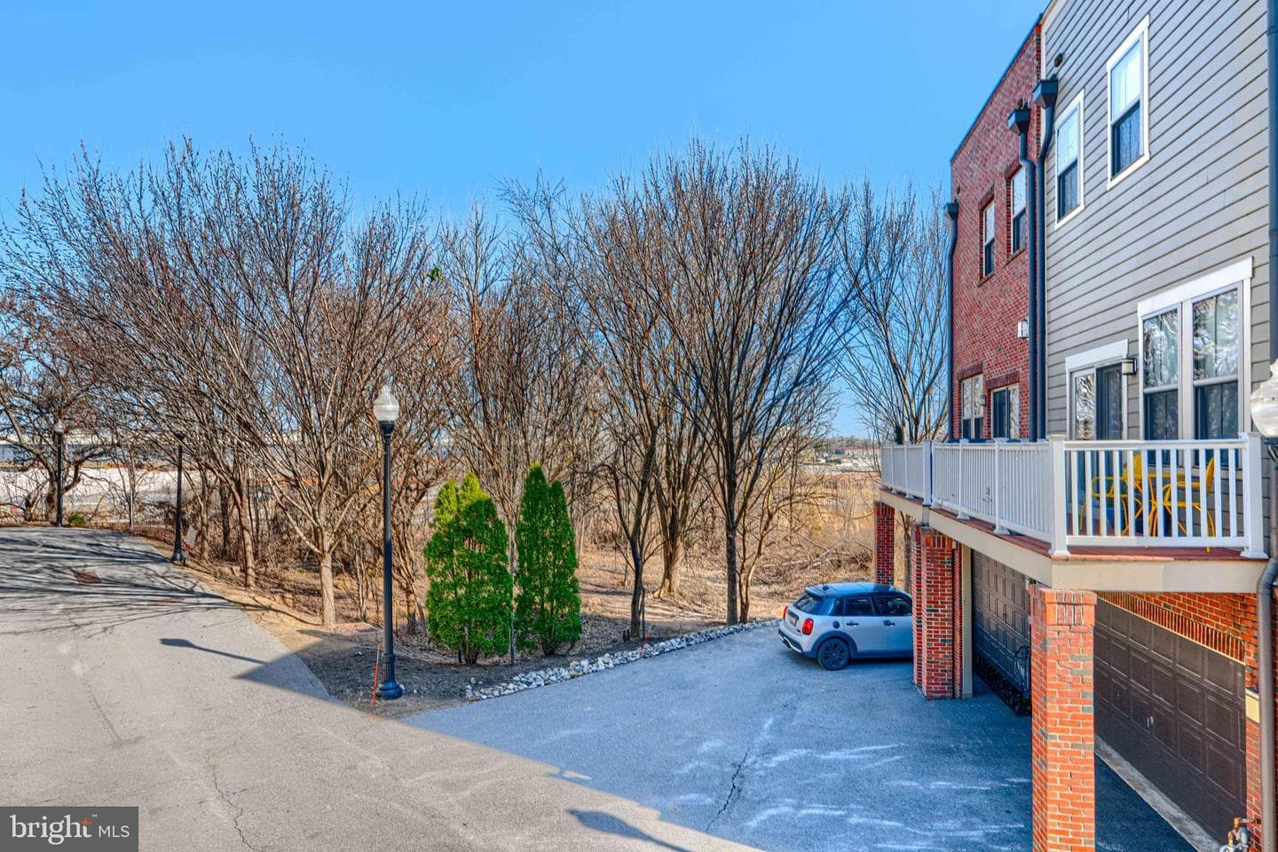 1313 Benjamin Street photo 48