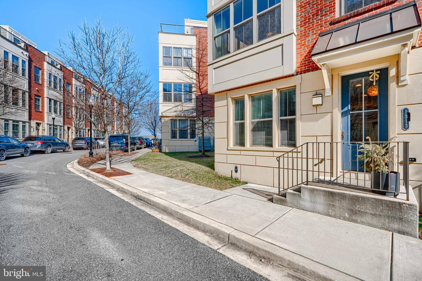 1313 Benjamin Street photo 5