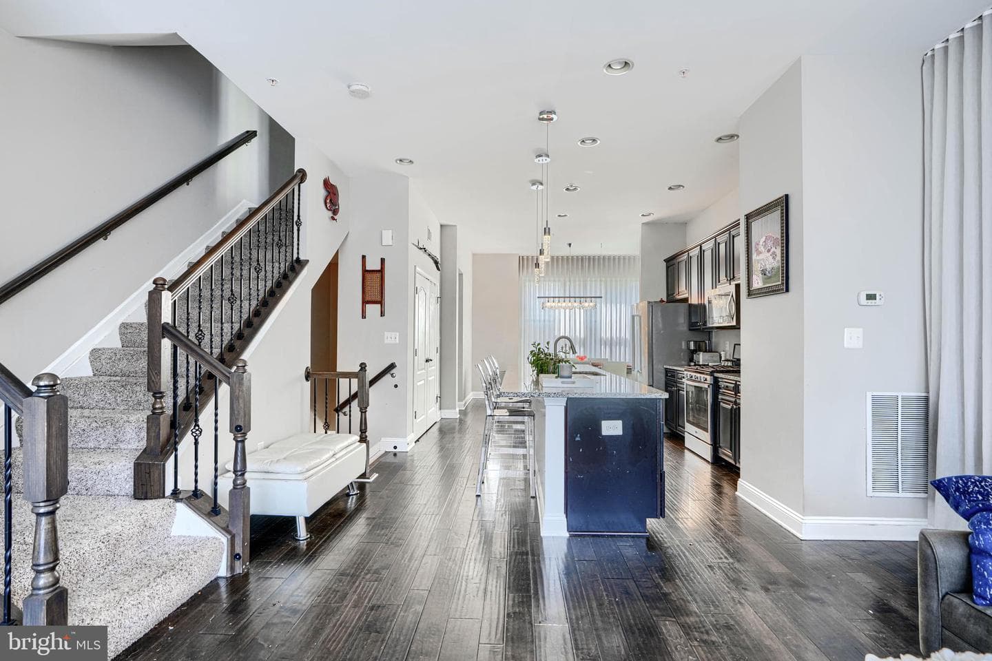 1313 Benjamin Street photo 8