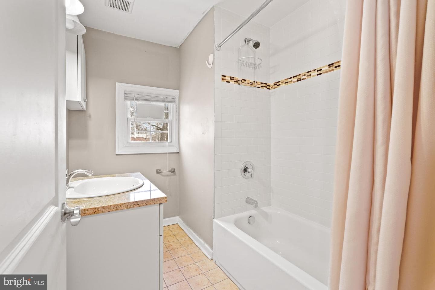 5013 The Alameda photo 18