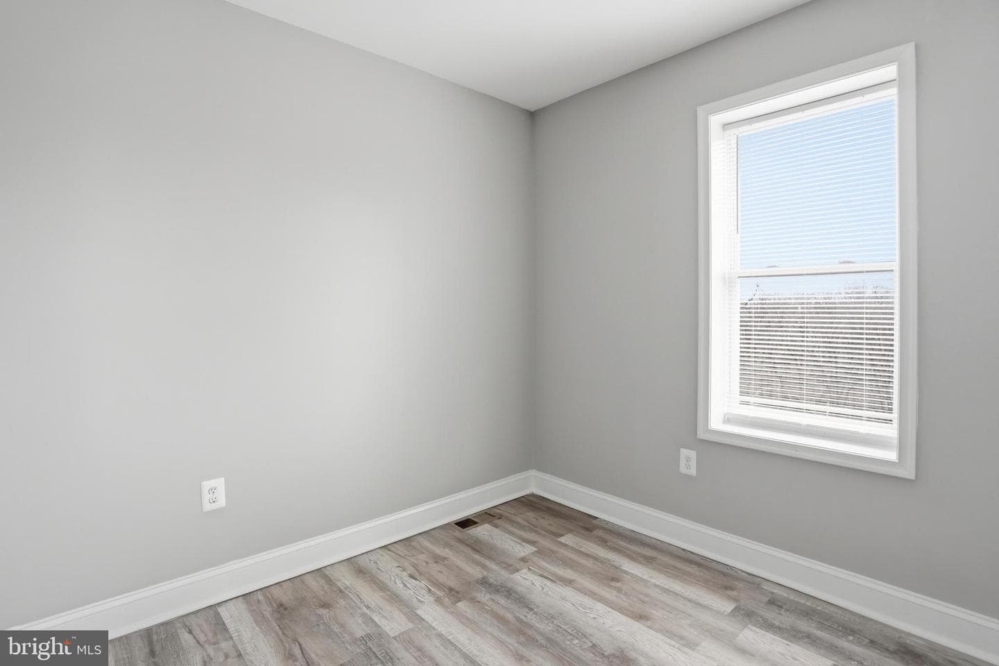 3445 Cottage Avenue photo 22
