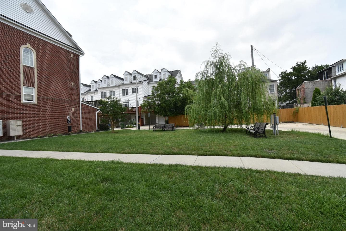 877 Ryan Street photo 23