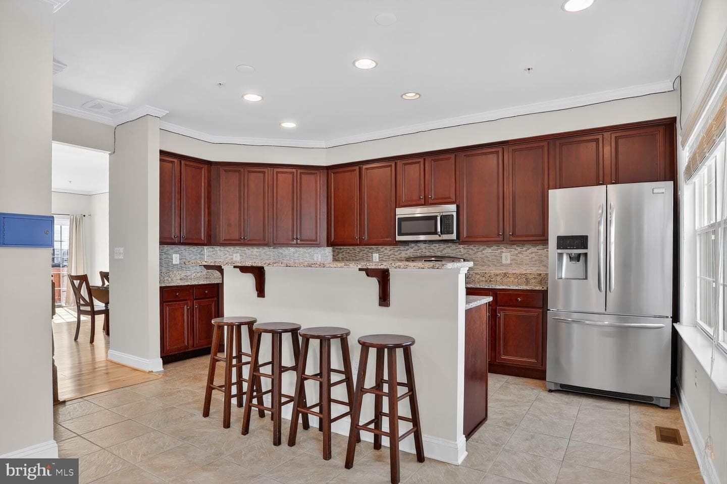 877 Ryan Street photo 6