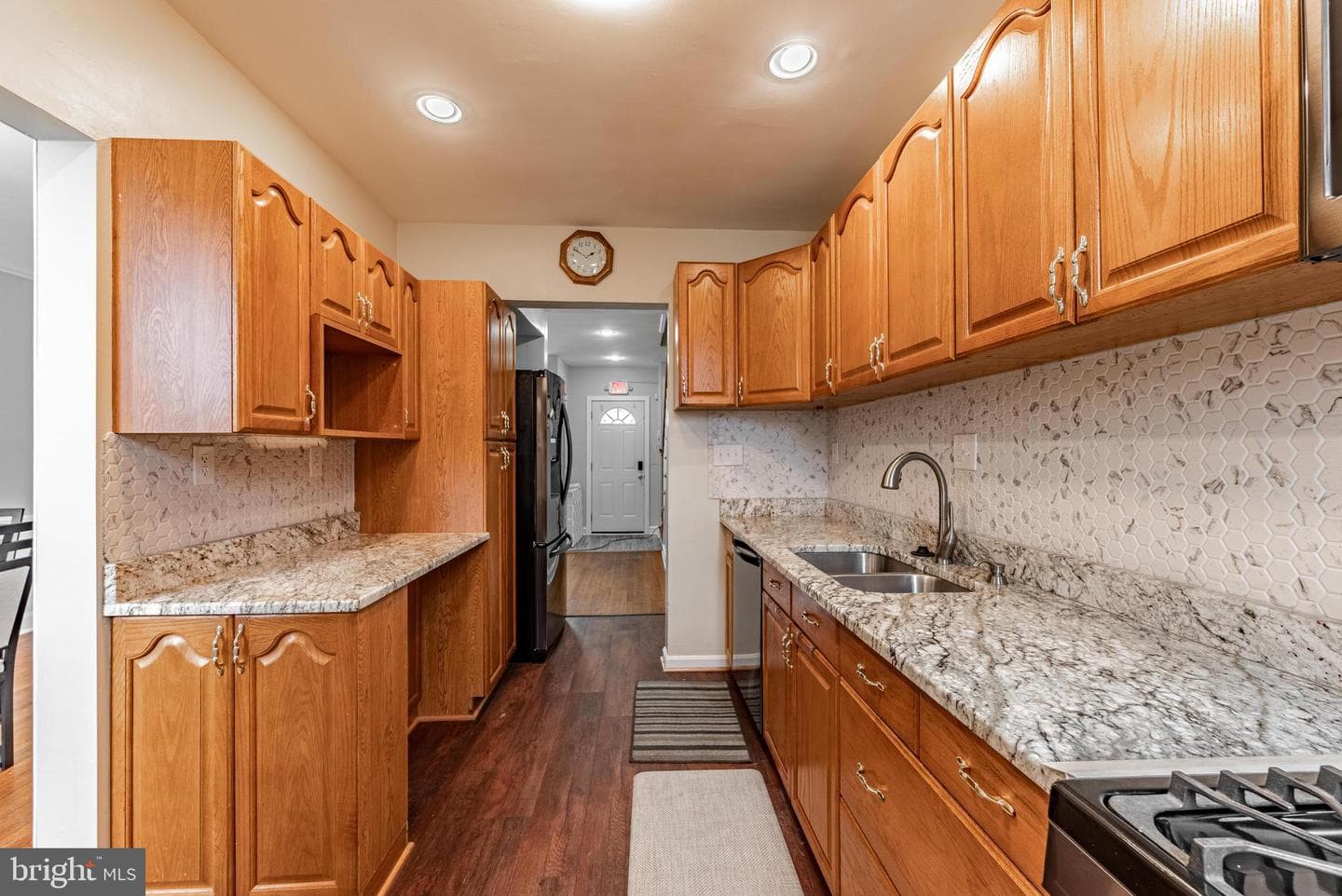 3532 Cliftmont Avenue photo 9