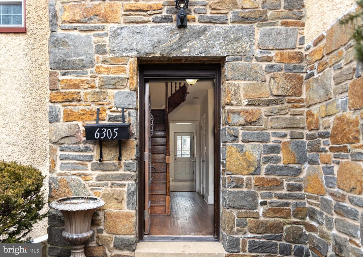 6305 E Fordham Drive photo 3