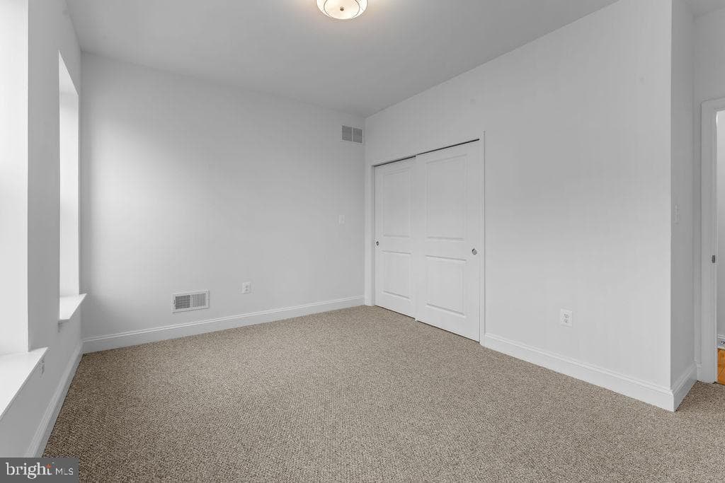 111 S Fulton Avenue photo 16
