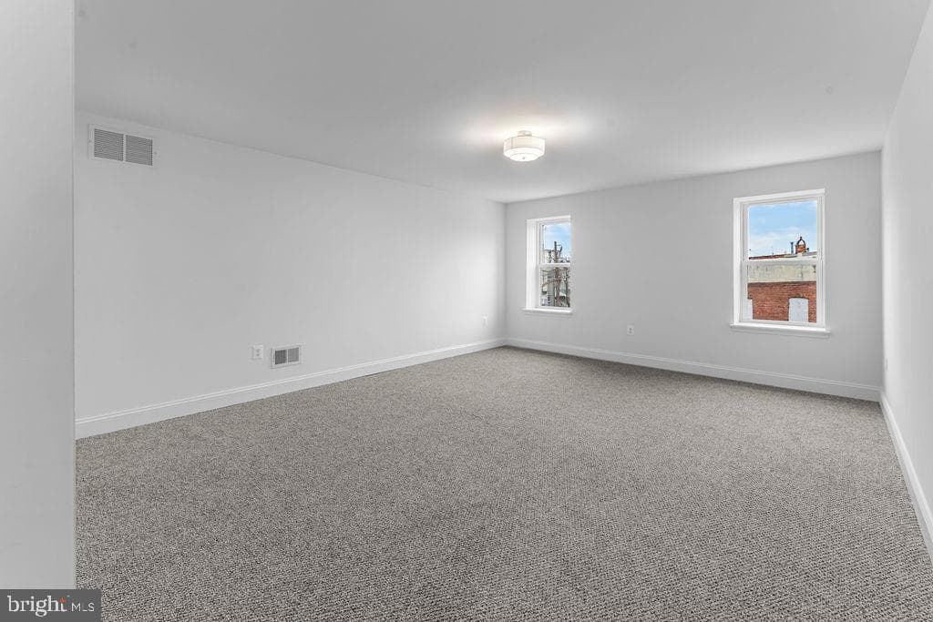 111 S Fulton Avenue photo 18