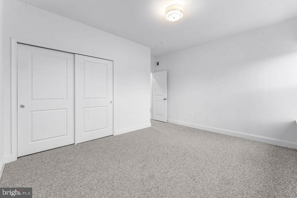 111 S Fulton Avenue photo 27