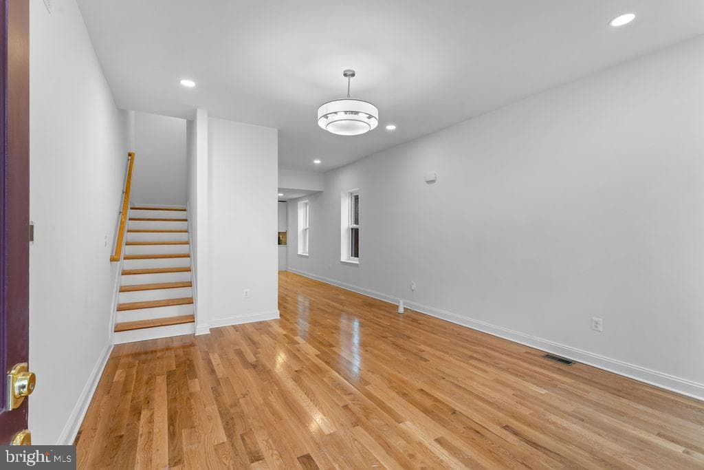 111 S Fulton Avenue photo 3
