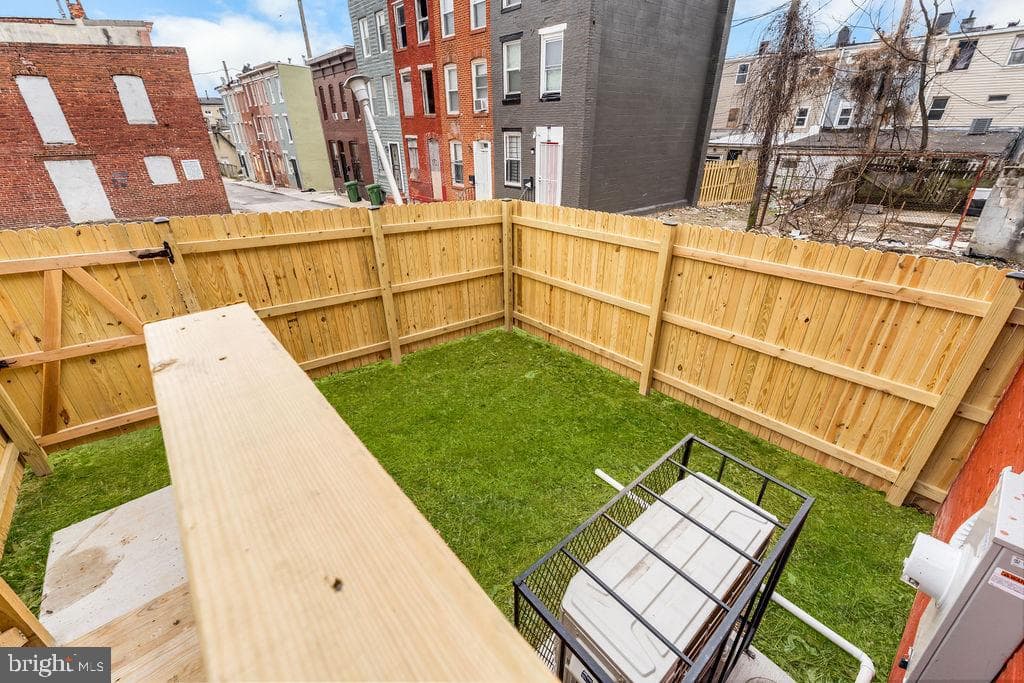 111 S Fulton Avenue photo 32