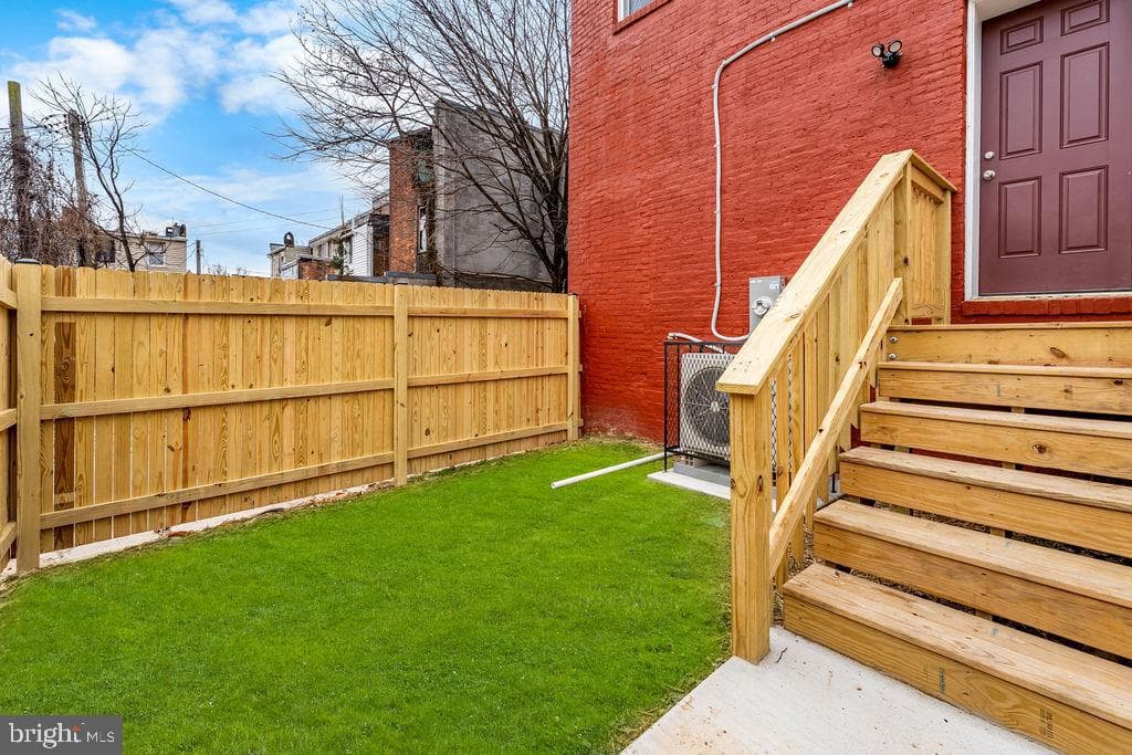 111 S Fulton Avenue photo 33