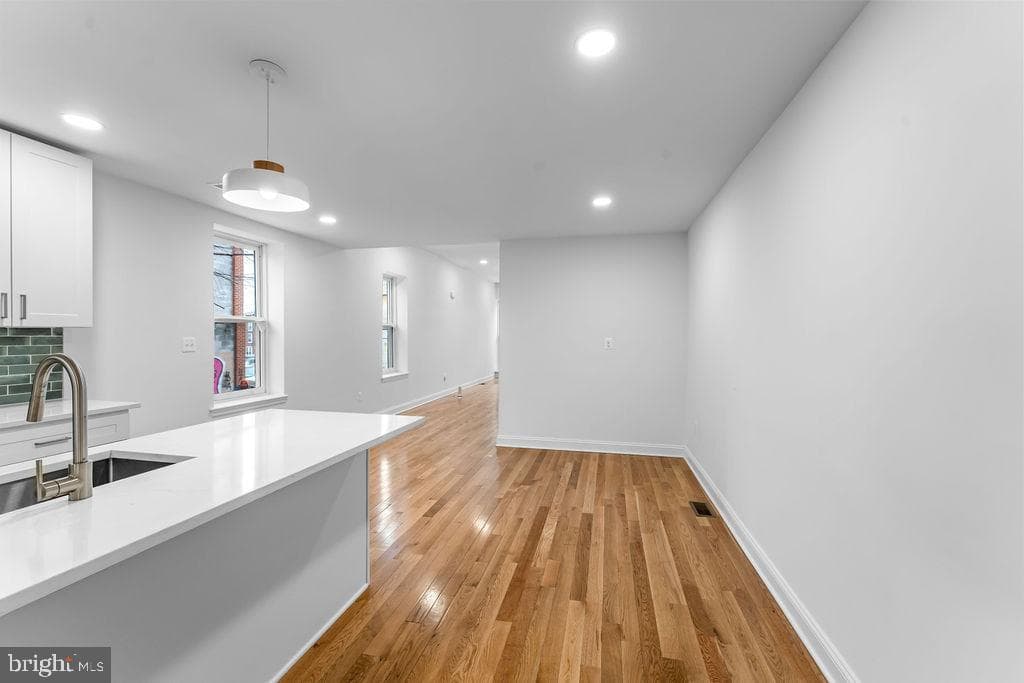 111 S Fulton Avenue photo 7