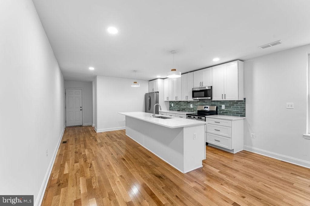 111 S Fulton Avenue photo 8