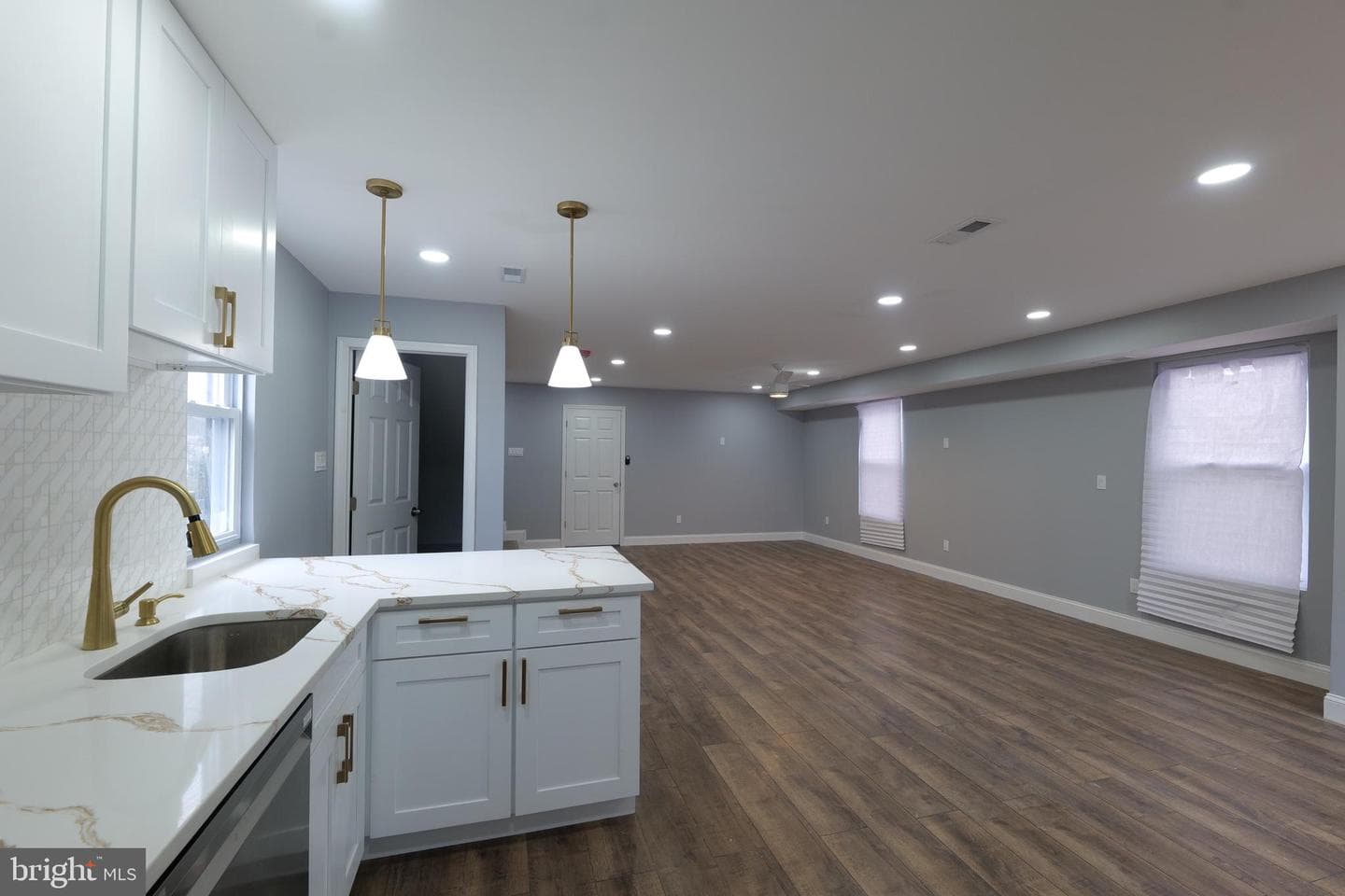 4905 Midwood Avenue photo 14