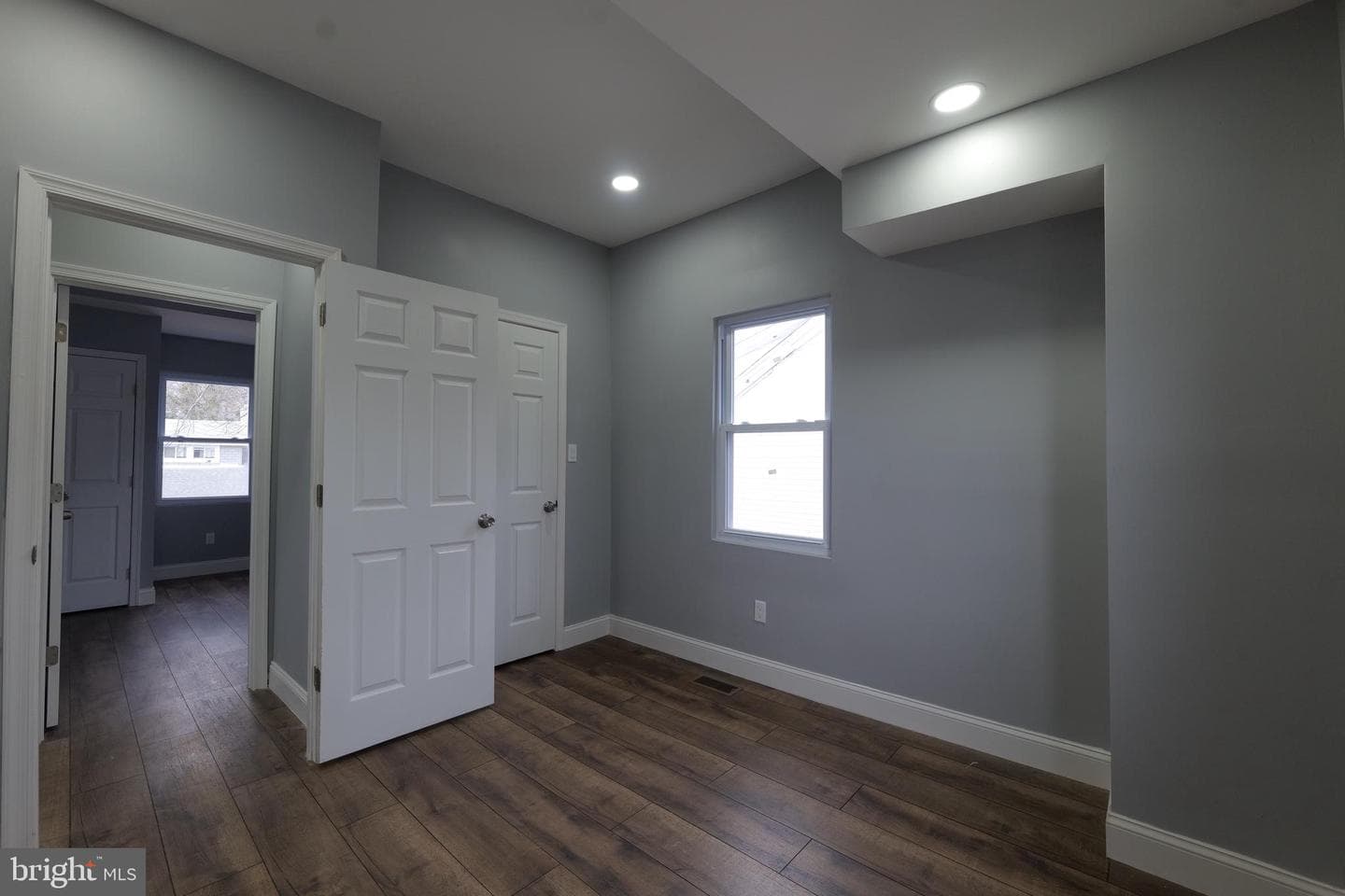 4905 Midwood Avenue photo 26