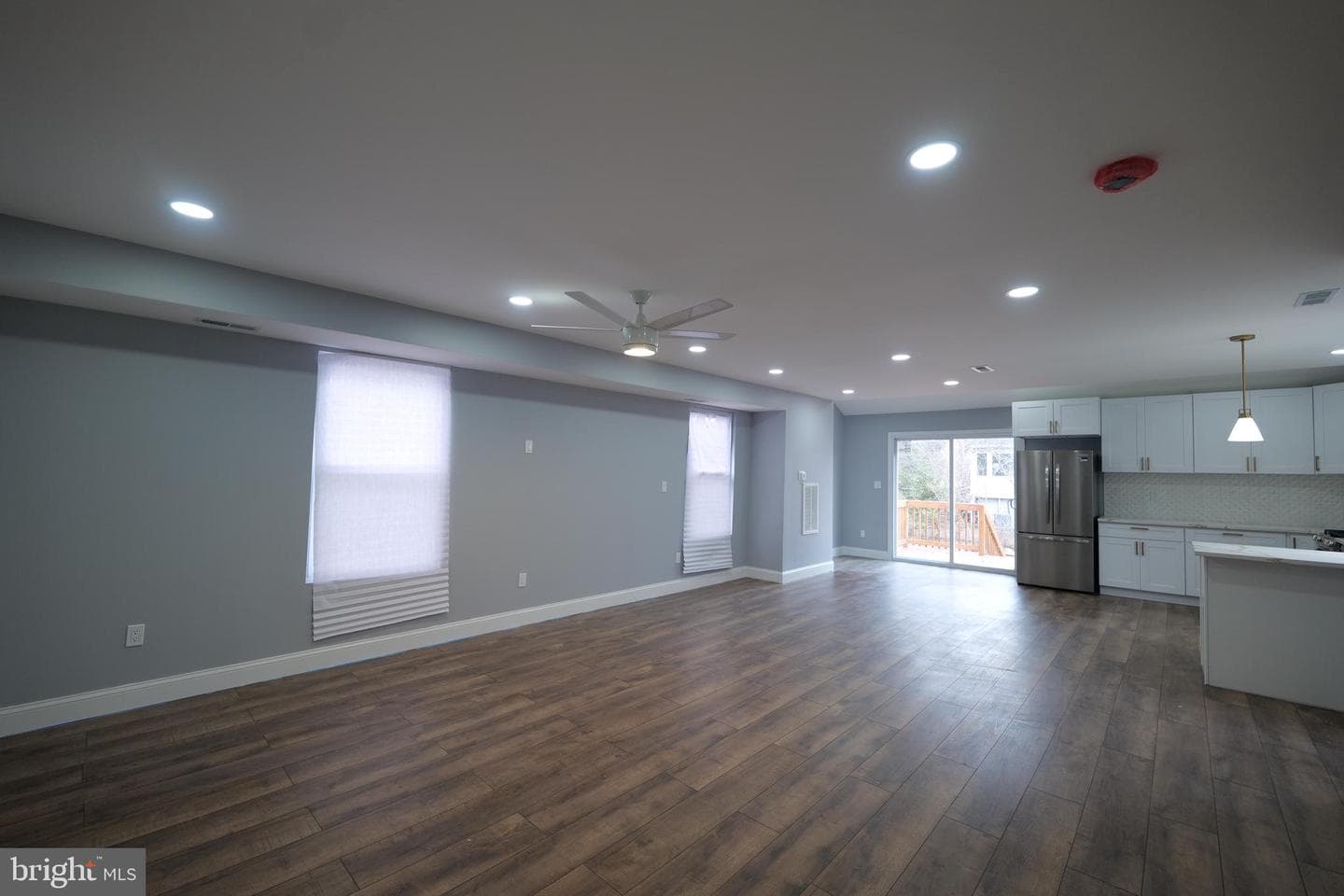 4905 Midwood Avenue photo 5