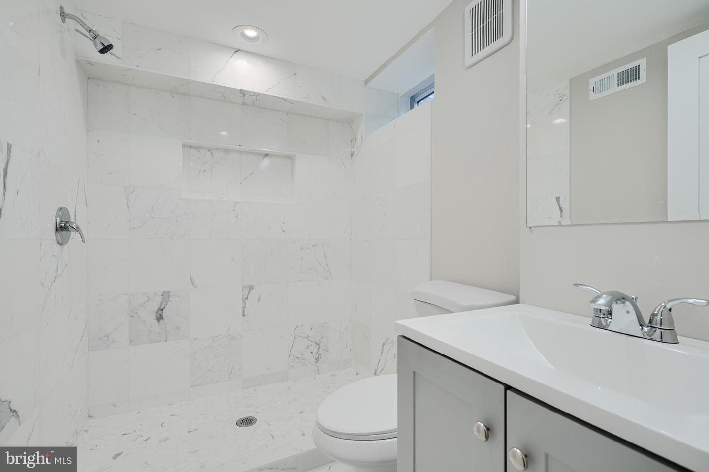 621 Ponca Street photo 19