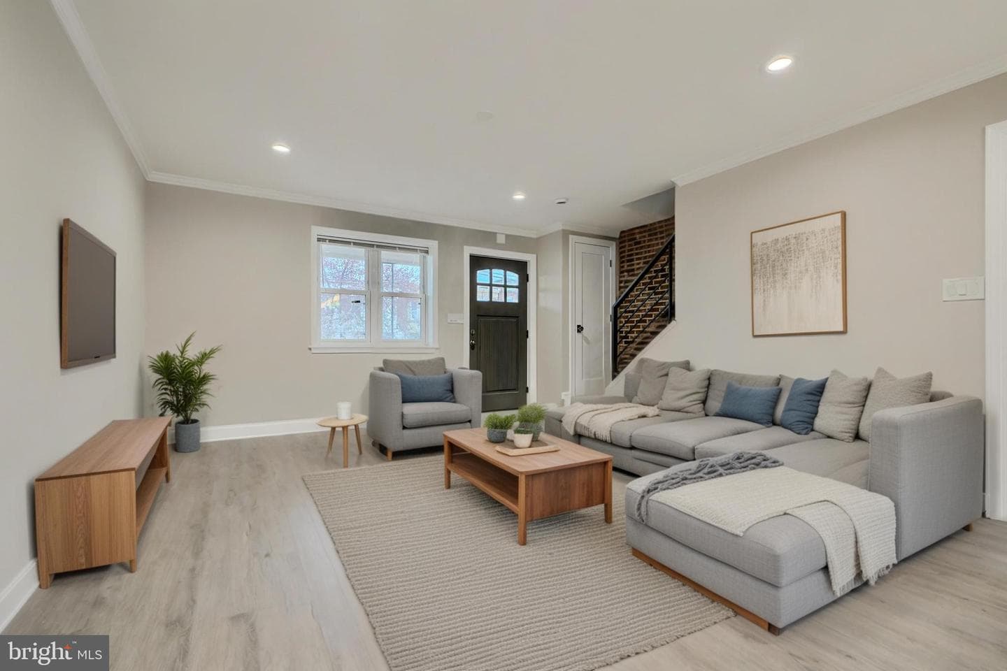 621 Ponca Street photo 2