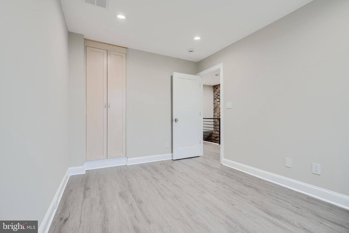 621 Ponca Street photo 29