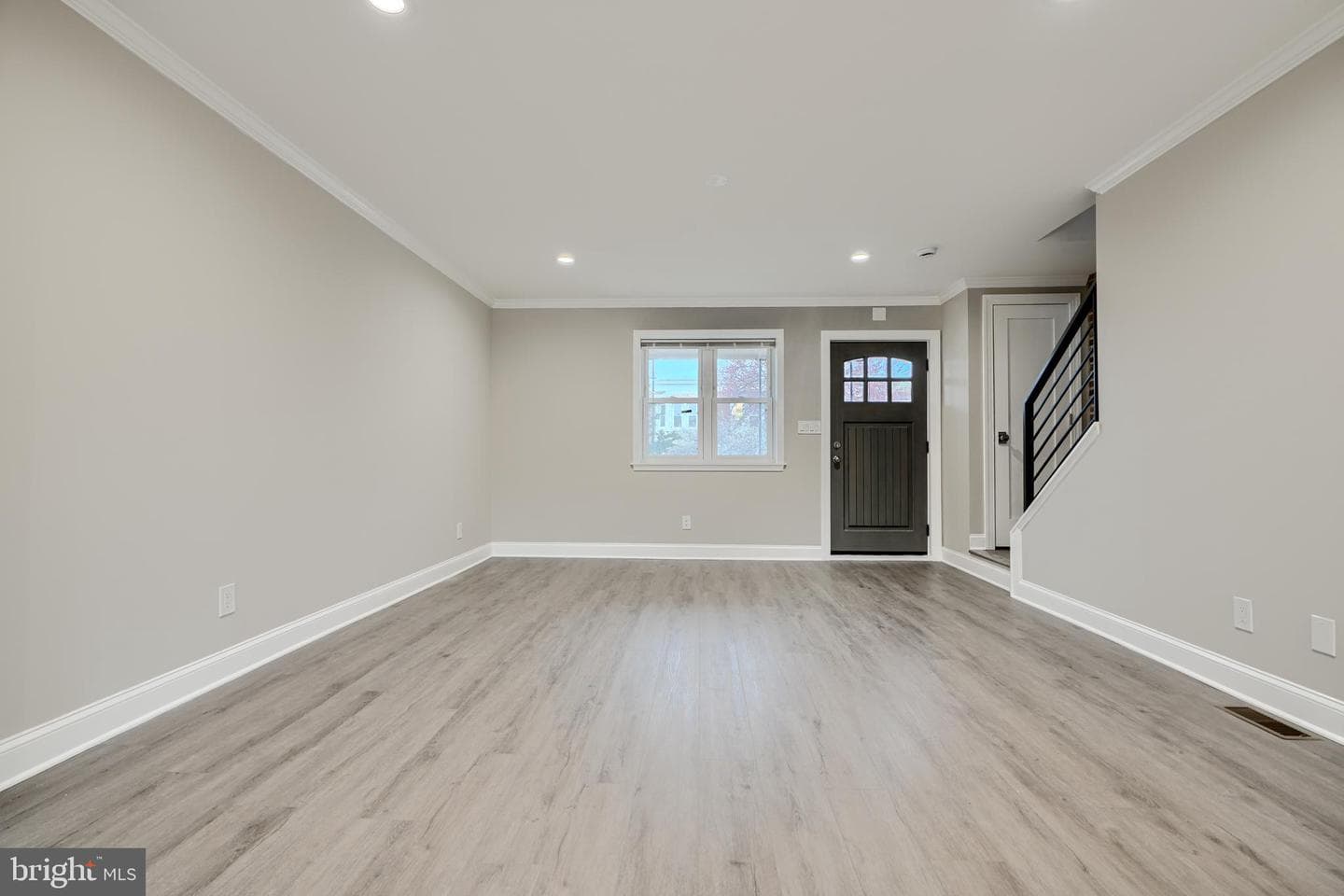 621 Ponca Street photo 3