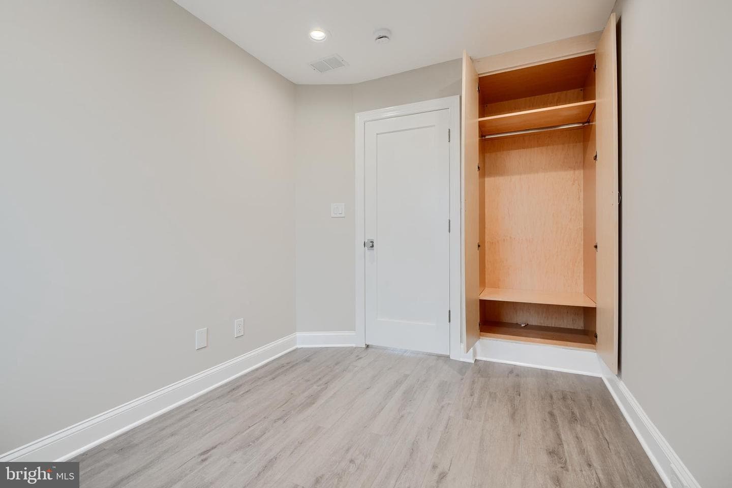 621 Ponca Street photo 31