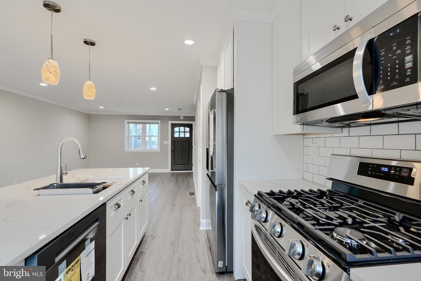 621 Ponca Street photo 9