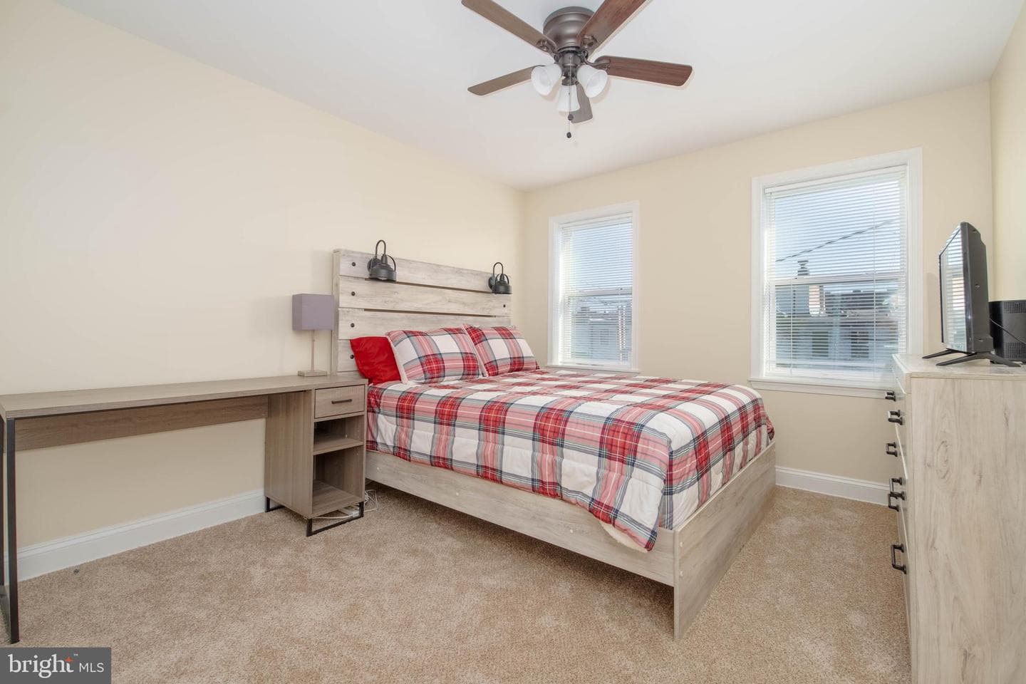 1121 Ward Street photo 10