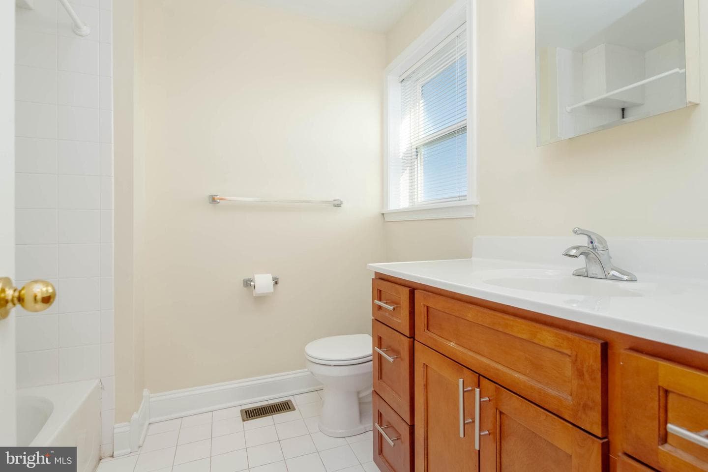 1121 Ward Street photo 16