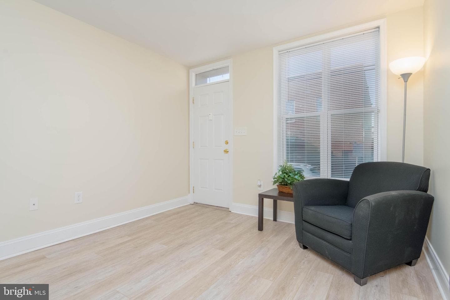 1121 Ward Street photo 18