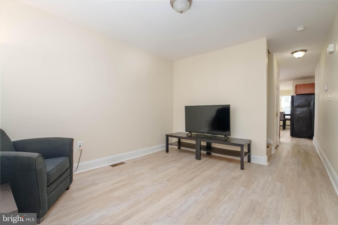 1121 Ward Street photo 2