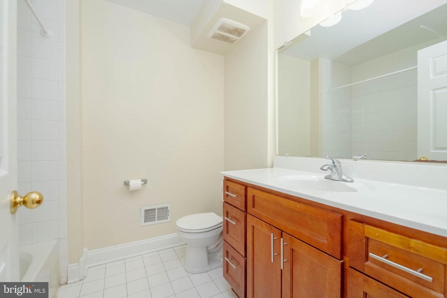 1121 Ward Street photo 22
