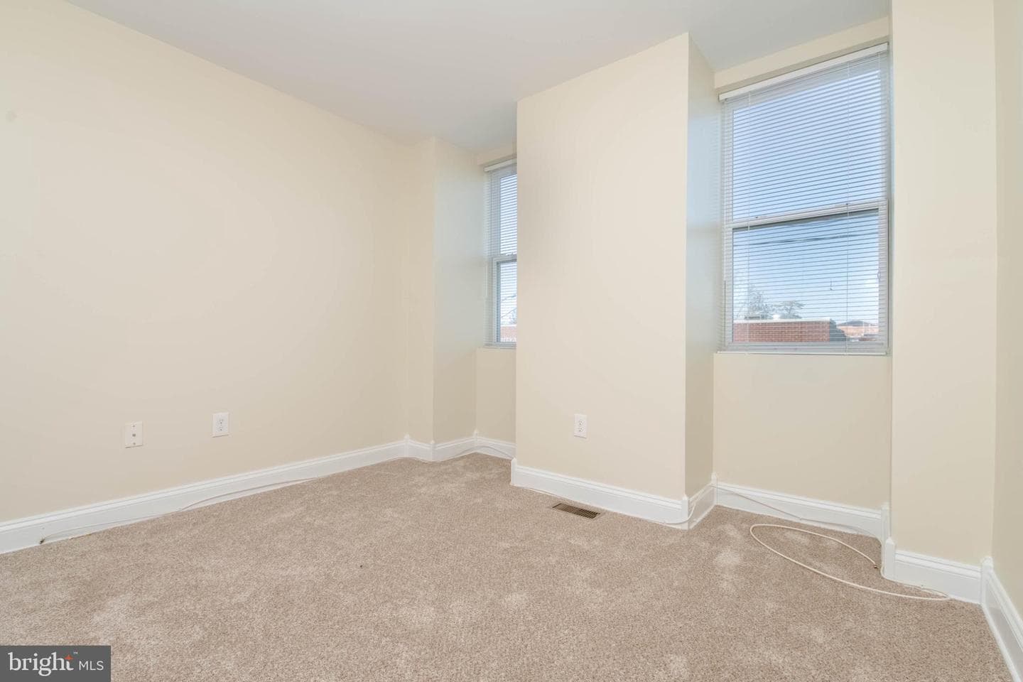 1121 Ward Street photo 25