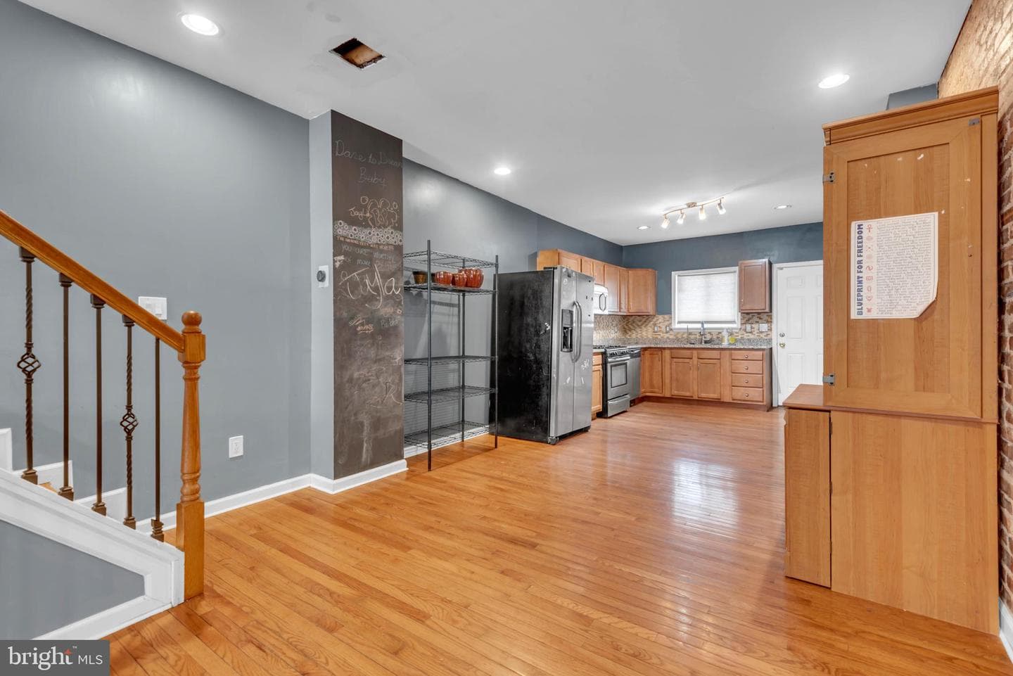 3912 Mount Pleasant Avenue photo 4