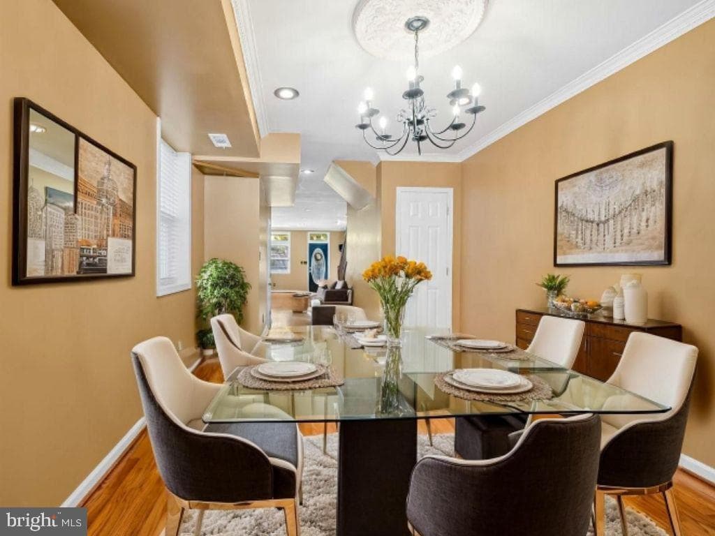 2314 Fleet Street photo 10