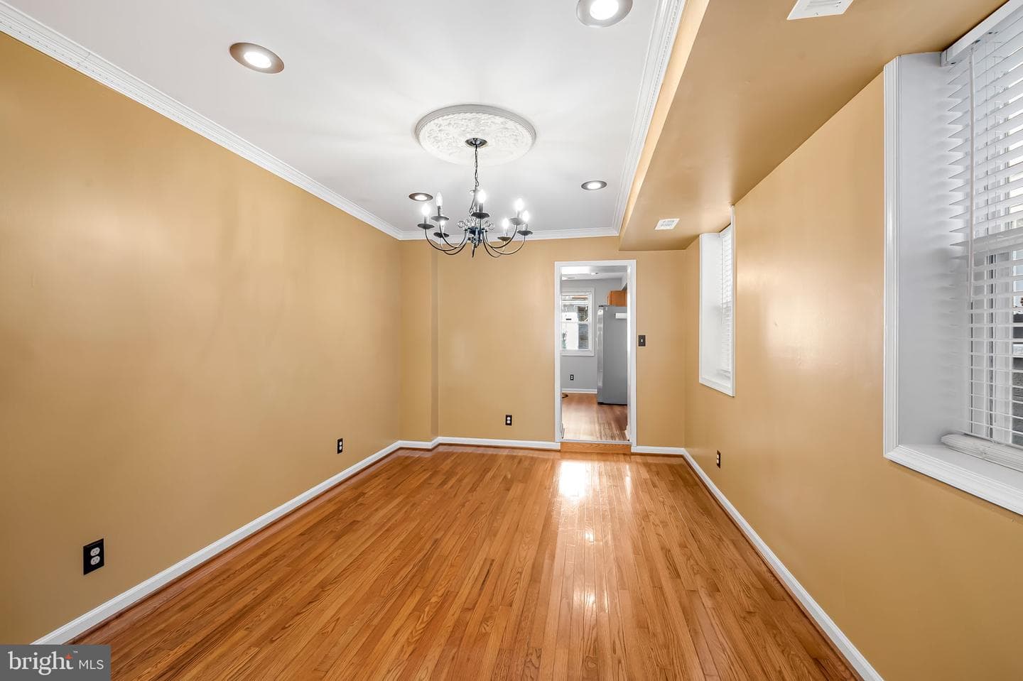 2314 Fleet Street photo 11