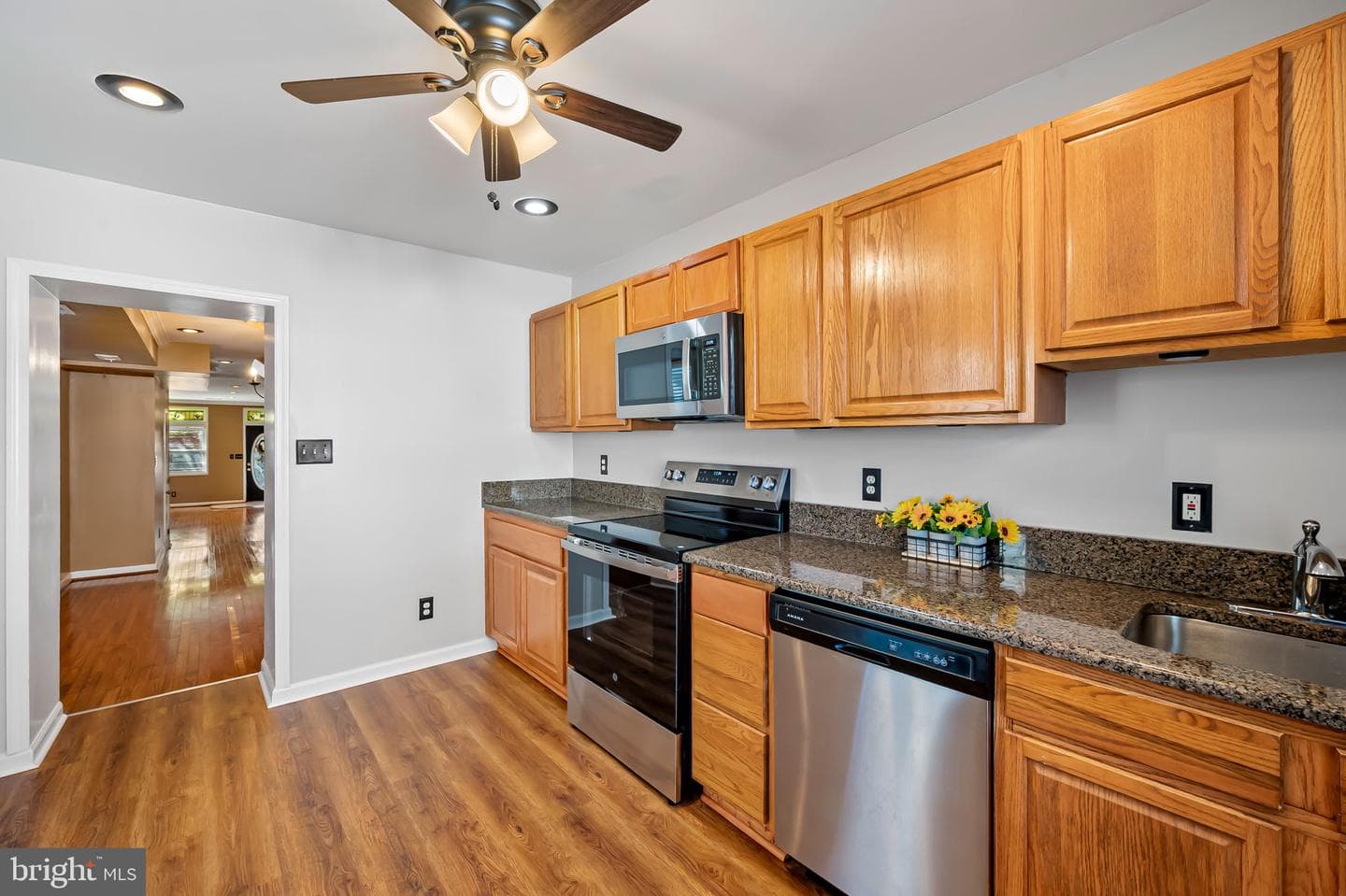 2314 Fleet Street photo 13
