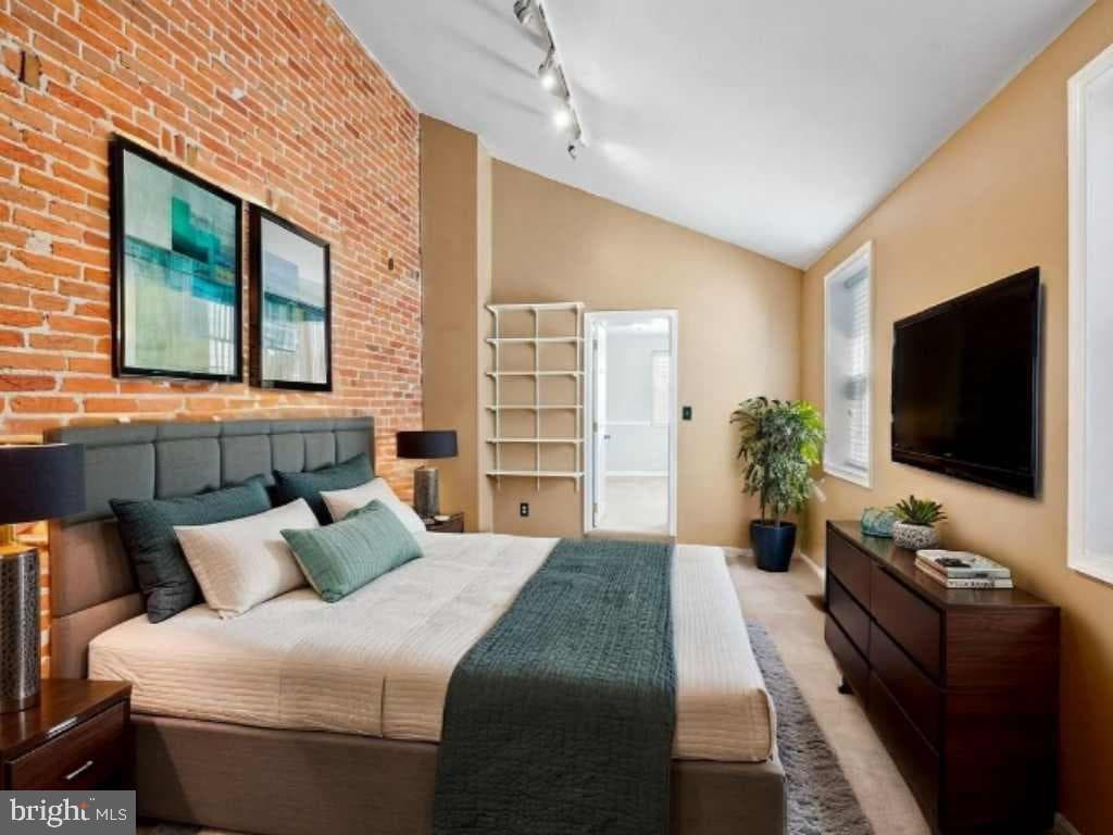 2314 Fleet Street photo 18