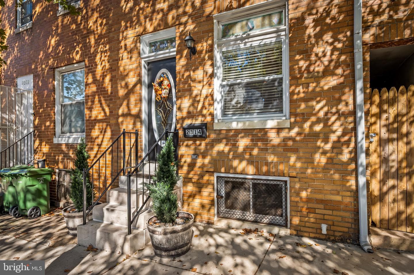 2314 Fleet Street photo 2