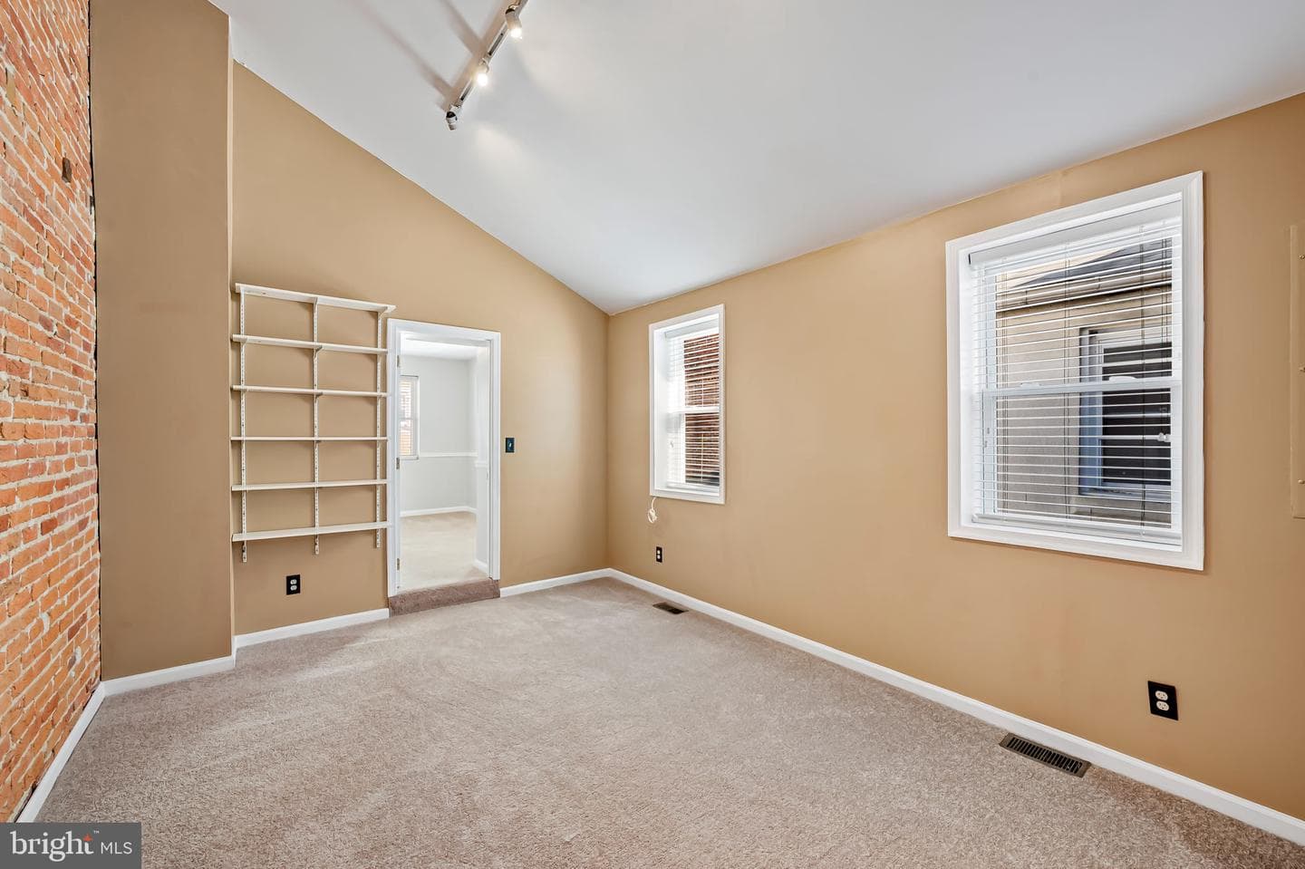 2314 Fleet Street photo 20