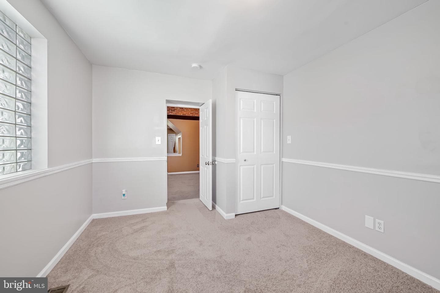 2314 Fleet Street photo 24