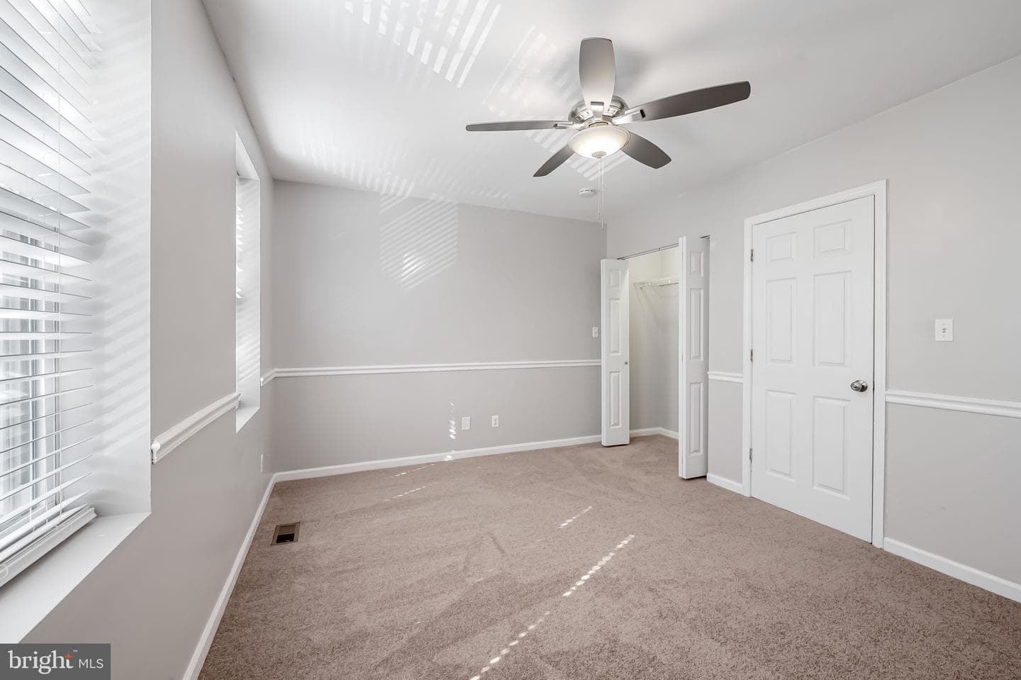 2314 Fleet Street photo 27