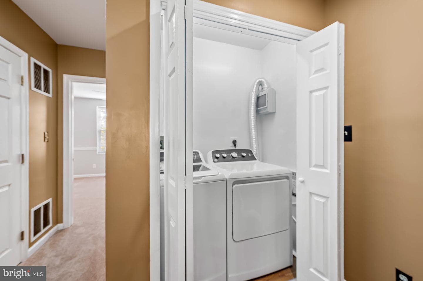 2314 Fleet Street photo 28
