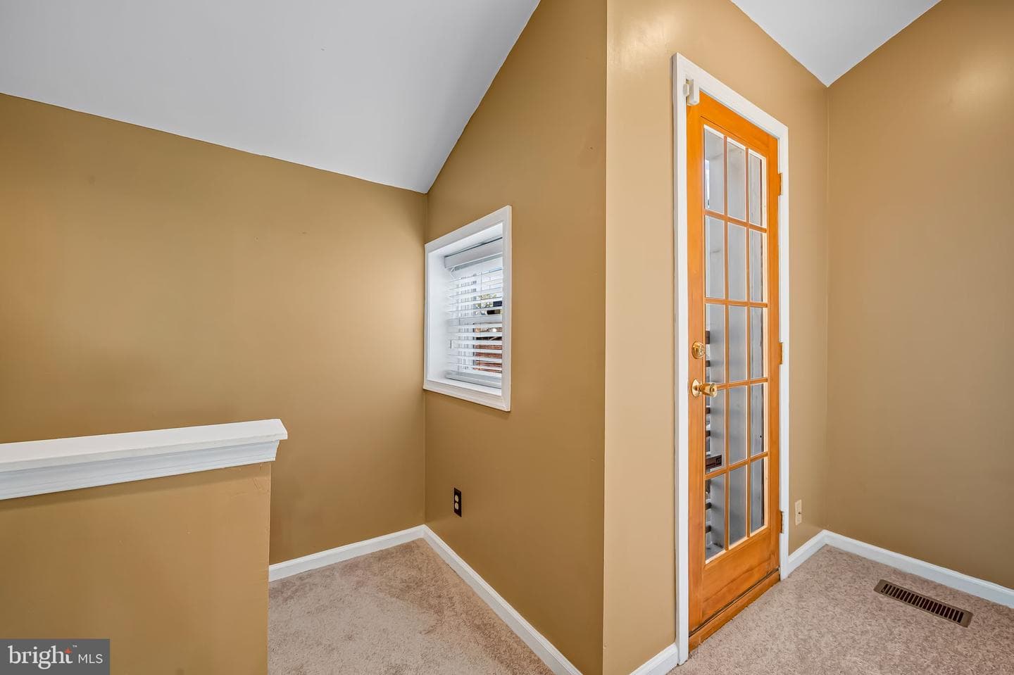 2314 Fleet Street photo 29